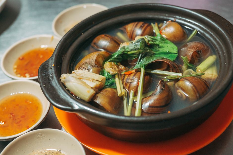 Cách cân thức ăn ở quán chay tự chọn để ăn vừa đủ
