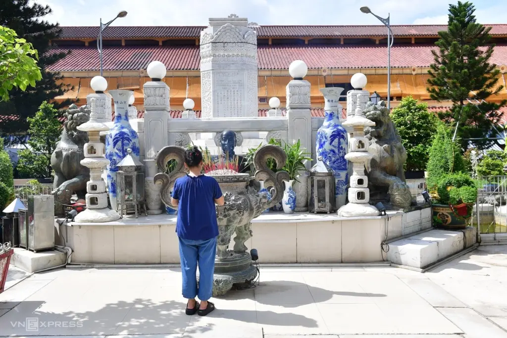 Khách Tây đông nhưng chợ Bình Tây vẫn giữ cách bán cũ