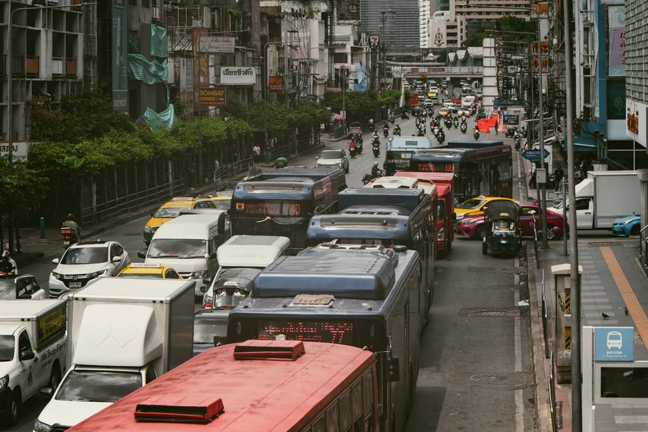 Đường một chiều đổi giờ ở Sài Gòn, tài xế nhìn biển nào