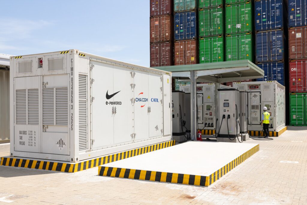Hệ thống trạm sạc tại cảng Gemalink - Ảnh: CM